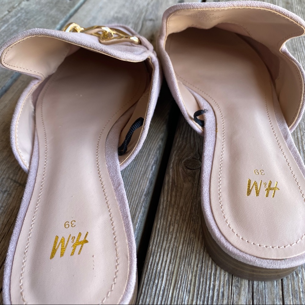 H&M Dusty Pink NWOT Chain Accent Suede Mules - Picture 6 of 8
